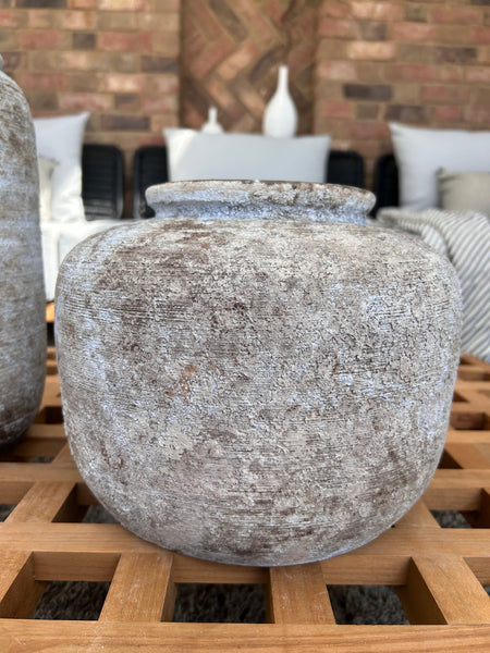 Sabi texture stone vase