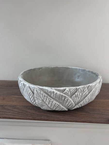 Lanaleaf Concrete Decor Bowl – Intricate Leaf Design with Rustic Ornate Charm