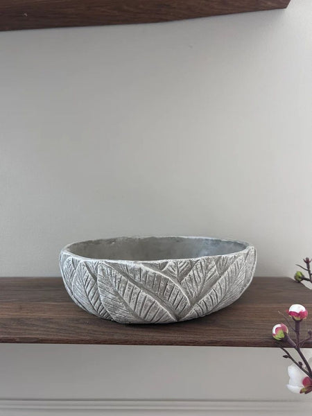 Lanaleaf Concrete Decor Bowl – Intricate Leaf Design with Rustic Ornate Charm