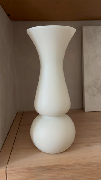 NANCY Tall off-white vase
